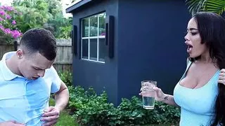 Incredibly Horny Latina Wife Seduces Maintenance Guy