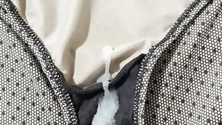 Cum in her Dirty Panties