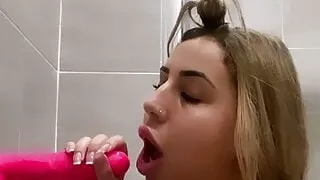 Sucking pink dick