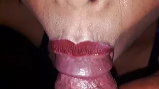 Me Chupa y Succiona La Verga Ella Es Toda Una Profesional