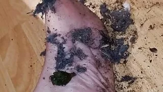 Vacuum cleaner clean my dirty boyfeet