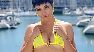 BJRAW Brooklyn Gray's face gets loaded