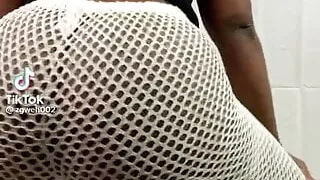 Une bonne chienne au gros cul