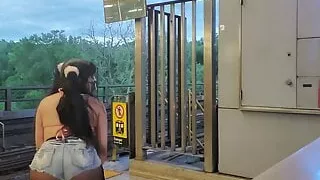 Großer Arsch, Latinasex, Masturbation, Natürlicher Sex, Sex im Freien, Shorts