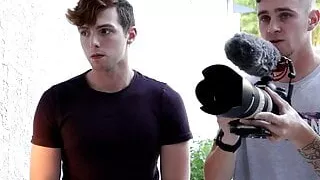 Gay dude gets facialized after riding