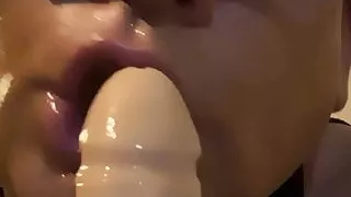 Hot Wet Lips 9 inch Dildo  Deepthroat Cocksucking Practice