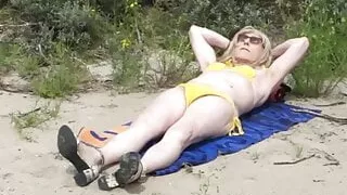 Baden, Bikini, Holländischer Sex, Unterwäsche, Sex im Freien, Transensex