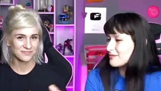 Mari E Tha Duas Gostosas P2