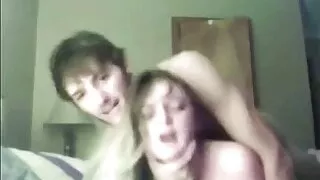 couple francaise maigre girlfriendre chevaucher sa bite de b