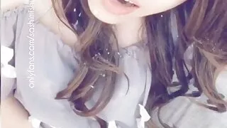 Shemale unordentliche Selbstgesichtsbehandlung