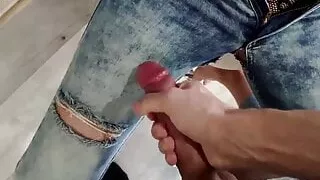 Siskopuoli Perseesta Repaisi Tiiviissa Farkuissa