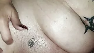 Wife loves cum all over her pussy