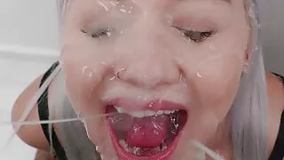 Real Life Hentai - Marylin Sugar gives blowjob & gets huge facial