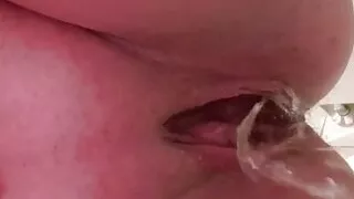 WhatsApp Freundin Yvonnne 35 aus NRW 3 beim Pissen