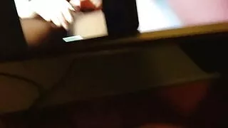 Intensiver Cumshot nach nächtlicher Wichs-Session