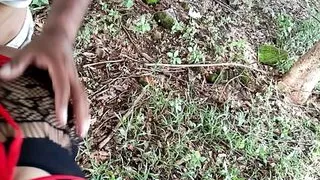 Jangal Me Mangal - Sagi Chachi Ko Farm Par Choda Jhadiyo Me