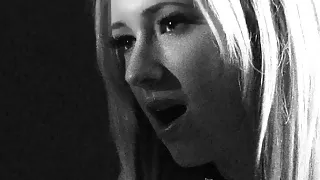 2 blondes share cock