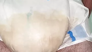 DiaperSky make a big load of pee in his Diaper