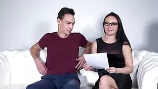 Katz:Zabawa na sofie