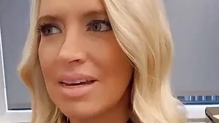 Kayleigh McEnany Is so hot