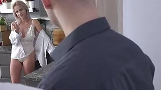 White haired lady squirting before double penetration