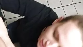 Sucking a lazy bf cock