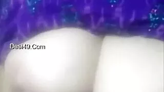 Ammi apny yaar ko khush krti hui