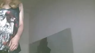 Sissy Dance with vibrating plug