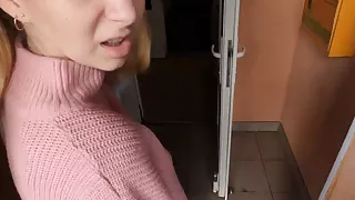 fucked a modest girlfriend in a public place.