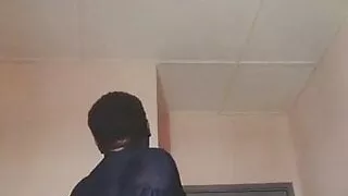 Une bonne grosse pute au cul