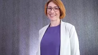 Ginger Nympho Julie Holly Gets a Facial