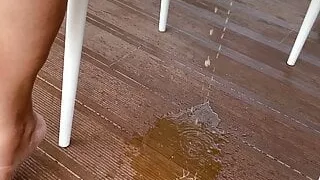 British Wife - Chair Pissing