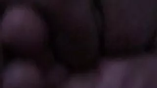 Speckfotze spritzt ab wenn sie hart gefingert wird