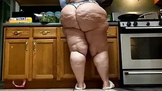 fat white slut with big ass, big thighs and big hips