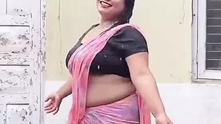 Aunty dance