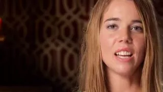 Amateur couple enter the swingers’ house to enjoy group sex