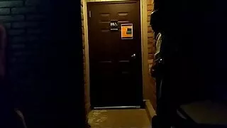 Schwanz Frotting Am Straßenrand Bereich