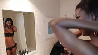 Kerl knallt Ebenholz Shemale Hotty