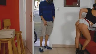 Blowjob to the delivery man