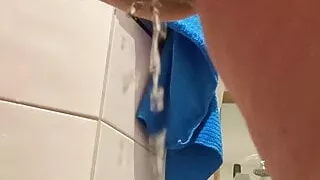 Pissing housewife