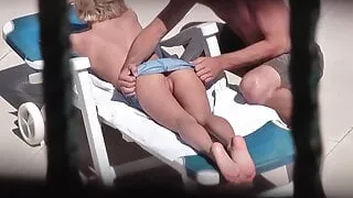 Asiatin geht reichem Ehemann mit kleinem Pimmel fremd