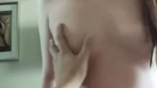 Tätowierte MILF lehrt Virgin Boy geduldig das erste Mal Sex