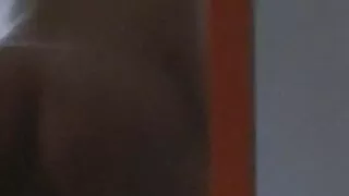 Ma chienne me suce la queue, elle adore pomper cette salope