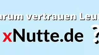 Blonde massiert und fingert Doggy Style