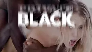 Private Black - Kira Thorn mit Strümpfen in einer heißen interracial Szene!