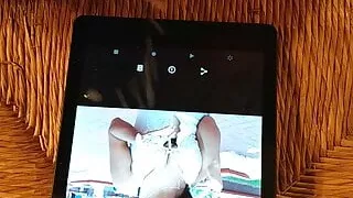 Sperma tributiert ein sehr sexy spanisches Mädchen