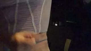 Crossdresser draußen im Hinterhof Clip letzter Clip