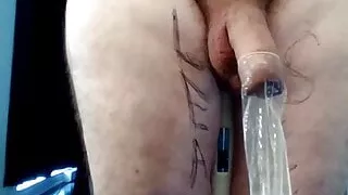 Alex Schlampe schwingt Kondom voll für Miss Leah