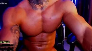 Muscle Hunk Jerking Off - Special