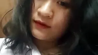 18 year old girl showing her cunt